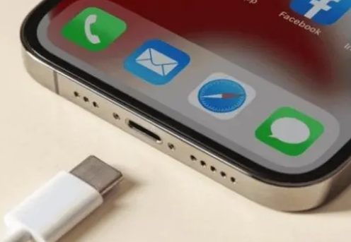 涪陵苹果15维修分享iPhone15改USB-C接口后能和安卓用户互借充电器吗 